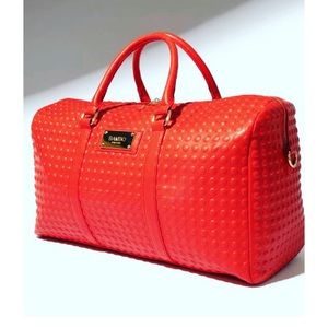 Bubble pattern duffel bag.